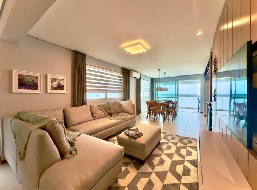 Apto Frente Mar Bali Beach Home Club 3 Quartos Climatizados Cozinha Completa Sacada com Churrasqueira 2 Vagas de Garagem Piscina borda infinita Sauna Academia Cinema Quadra Salão de Jogos Pé na Areia 15min do Beto Carrero