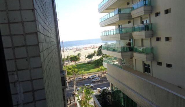 Apto Gonzaga a 20m da praia -Ar Split & Pet Friendly
