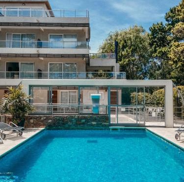 Aqualina Suites