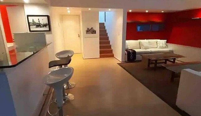 Spacious 2 Bedroom-2 1/2 Bath