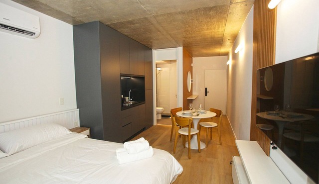 507 O "Your Temporary Home in the City: Comfortable and Central Apartment".