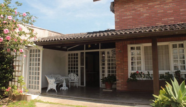 Beach House Pousada in Praia da Daniela in Florianopolis
