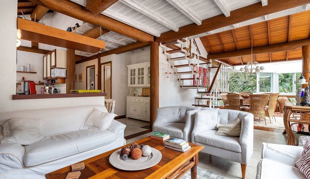 Beautiful 5 bedroom house, A/C, Pool and more in Araras, Petropolis, 60 km from Rio in Petropolis