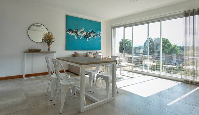 Beautiful apartment with view of the mountains, excellent location!