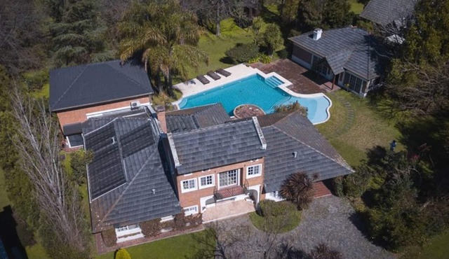 Beautiful house y Pilar Country. Near Austral Hospital. Pool. Sauna, jacuzzi.