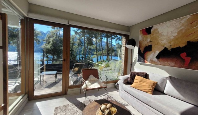 Beautiful lakefront apartment with heated pool