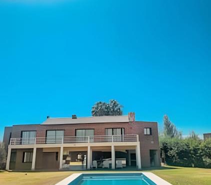 Beautiful Mansion w/Pool&Jacuzzi-Gated Community