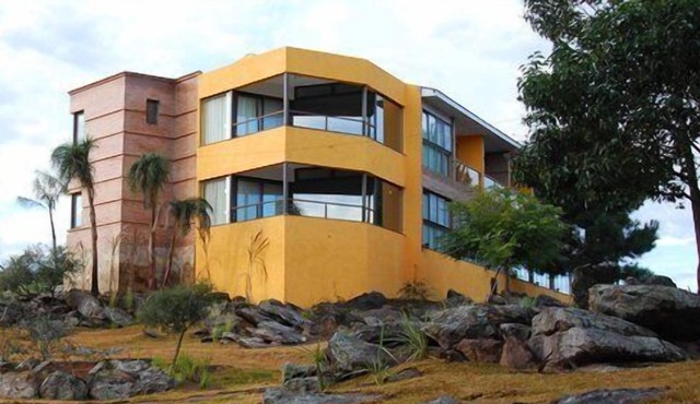 Beautiful studio unit at resort, sleeps 2