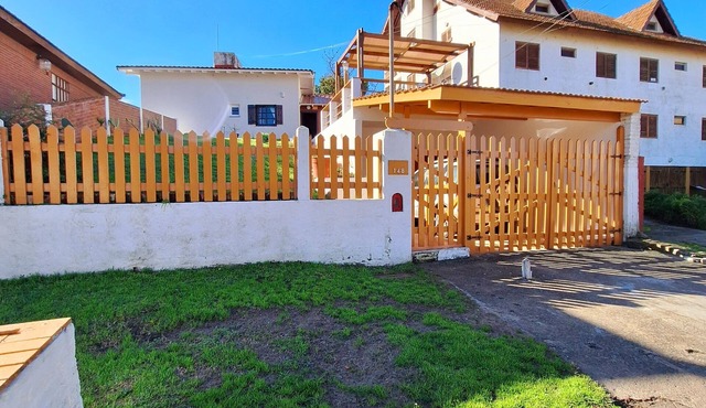 Bis Villa Gesell house 150 meters from the beach. Pet friendly