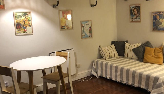 Bohemian & Cozy apartment super close to tourist area!