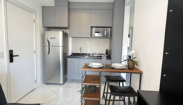 Modern and complete 1 bedroom apartment in Brooklin, 400m from the subway in Jardim das Acacias São Paulo