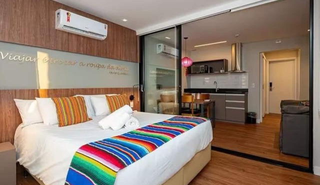 SUITE WITH BALCONY, JACUZZI AND COMPLETE MINI KITCHEN. in Jardim Miraflores Campos do Jordão