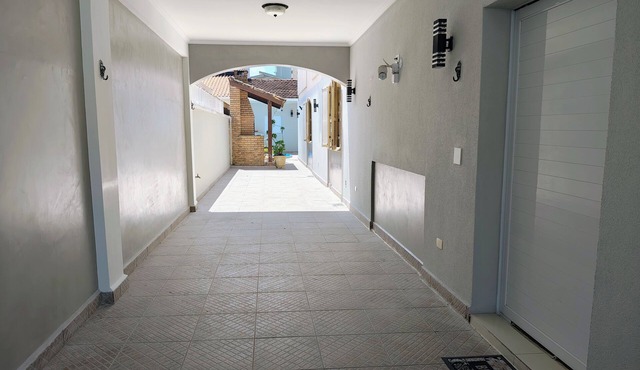 Smart house with 5 suites | 2 blocks from Enseada beach in Loteamento Joao Batista Juliao Guarujá