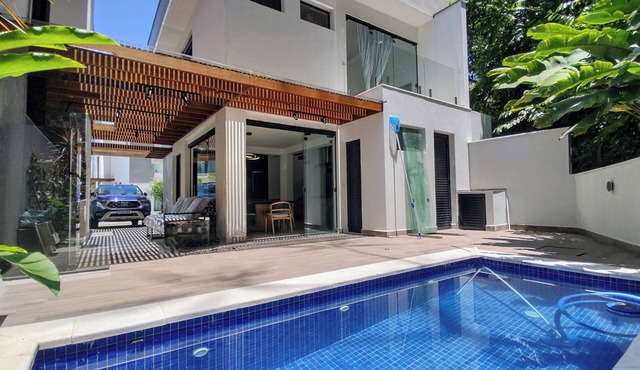 Casa Super Nova- c5- Praia de Maresias - 3-suítes, Closet, 2 Varandas, Piscina