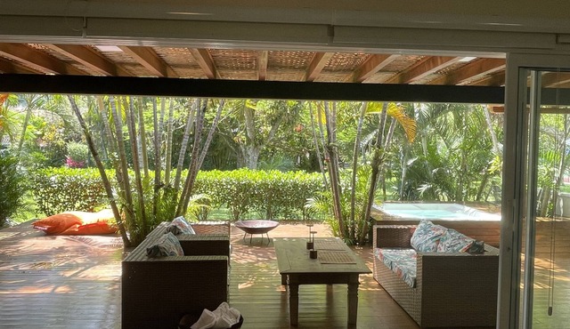 Casa no Gramado, Acesso Privado a Praia com Jacuzzi e Lareira Externa in Praia do Guaeca São Sebastião