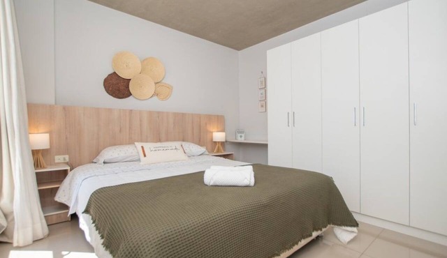 Bright Two bedroom, Balcony, Pool and Free Parking in Luque