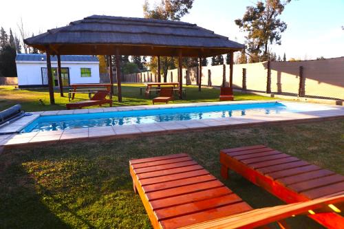 Cabañas con pileta CLIMATIZADA y parque en Mendoza VERDE