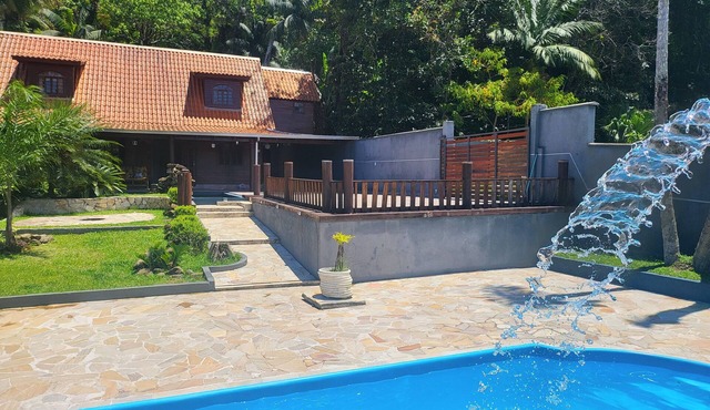 Caiobá Nature Corner - Large, Fish Pond and Pool | Zap 41 992909634