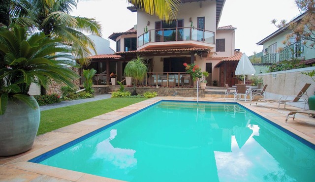 Casa a 50m da Praia de Itacoatiara-Niteroi/RJ in Niterói
