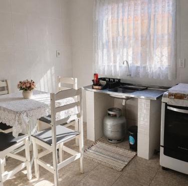 Casa Aconchego em excelente localização comercial.