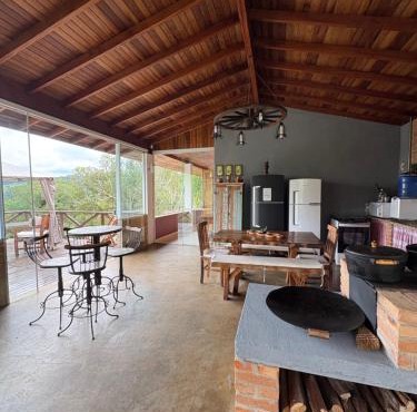 Casa alto padrão 4 Suítes na montanha com vista espetacular