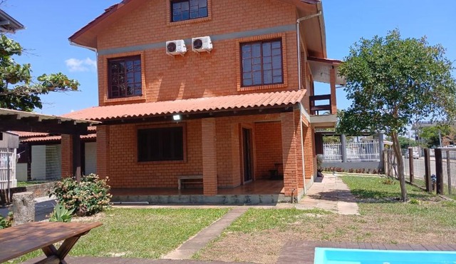 Casa Ampla com Piscina ate 15 pessoas rua central de Itapeva Torres