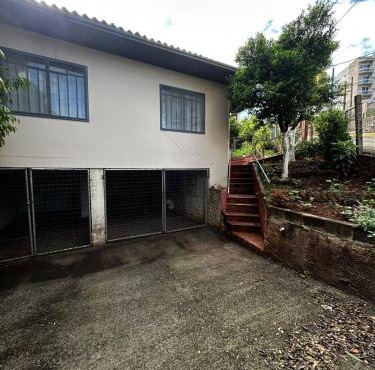 Casa ampla de 4 quartos
