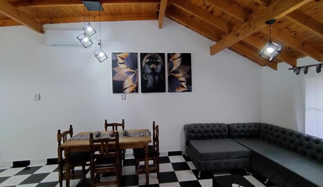 Casa Ana, departamento amplio a 20 ' aeropuerto