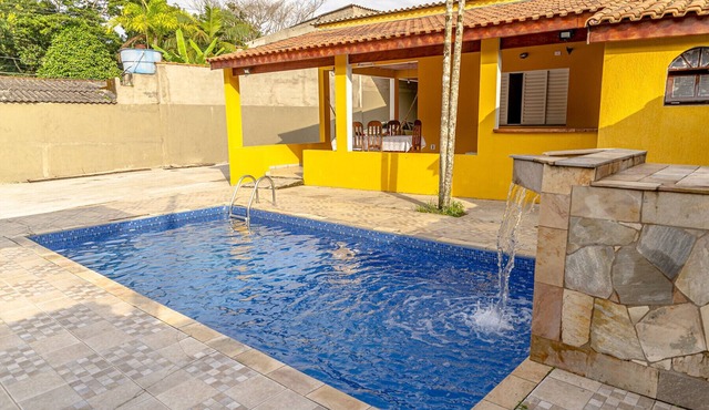 Casa c Wi-Fi, piscina e churrasqueira em Itanhaém