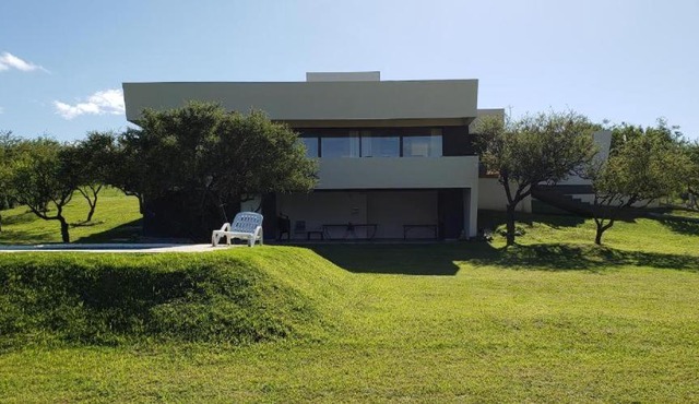 Casa Carlos Paz en Country Causana