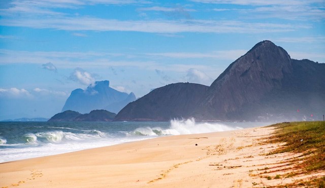 Casa com Churrasqueira a 550m da Praia Itaipuaçu
