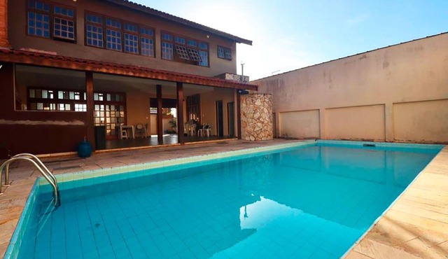 Casa com lazer a 500 metros da praia em Peruibe