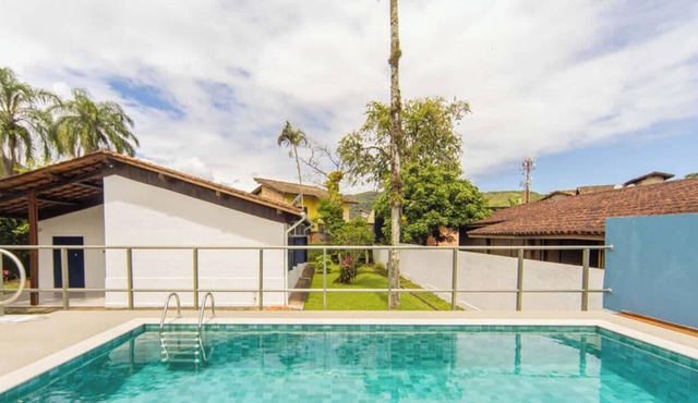 Casa com piscina em Juquehy a 400m da praia in São Sebastião
