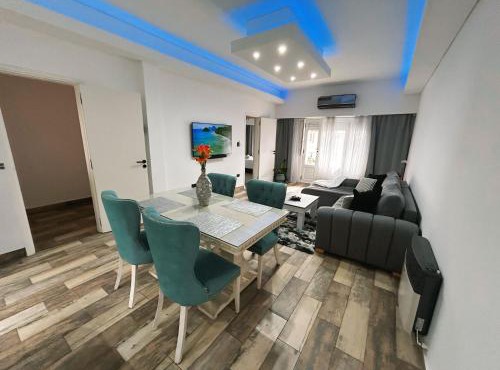Casa Completa con Balcon y Patio privado