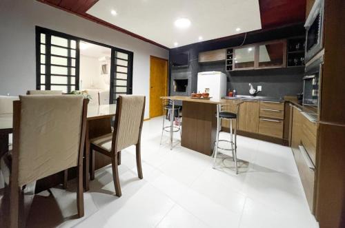 Casa completa em Bagé ideal para familias ate 6 pessoas WiFi e excelente localização
