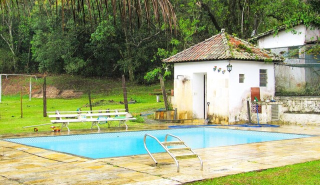 Casa de campo com Wi-Fi e piscina em Magé/RJ