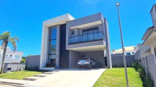 Casa de luxo com 4 Suites Praia dos Ingleses, SC