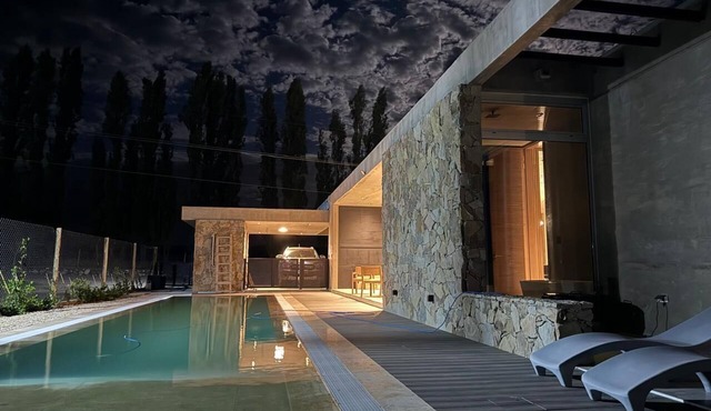 Casa del Olivo with Pool and Cava