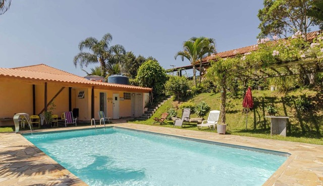 Casa em Igaratá com Piscina Lareira e Vista Lago