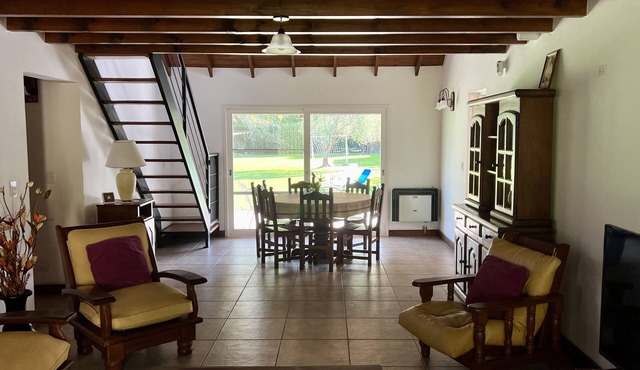 Casa en Ing. Maschwitz con gran parque y pileta