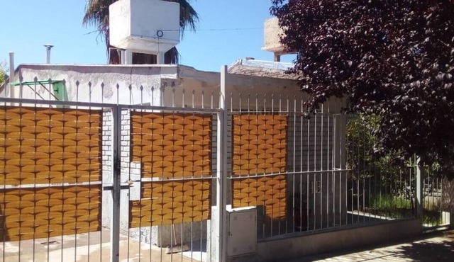 Casa Iaue 2 Baño, Cocina Comedor Amplio con TV, Estacionamiento con Patio Amplio