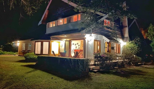 Cashew Tree House in Campos do Jordao