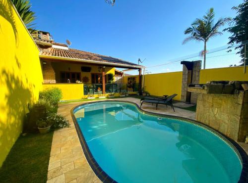 Chácara casa em Atibaia com piscina e churrasqueira em condomínio