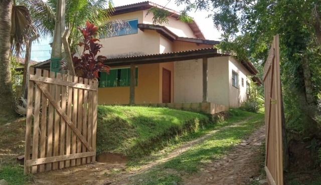 Chácara Recanto dos Pássaros com Rio no Terreno