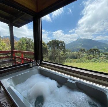 Chalés incríveis com banheira de hidromassagem e vista encantadora