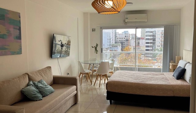 Charming Apt with Balcony on Corrientes Ave