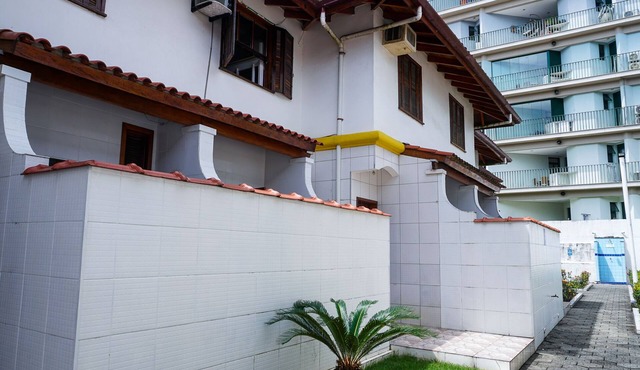 Charming beach house in a gated community. in Ubatuba