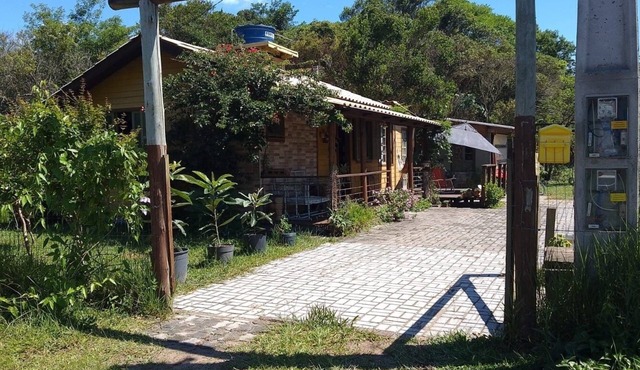 Charming farmhouse in enchanting Garopaba with WiFi, AC in Garopaba