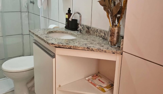 Comfortable 2-Bedroom AC Apartment Prime Location for Corporate Travel