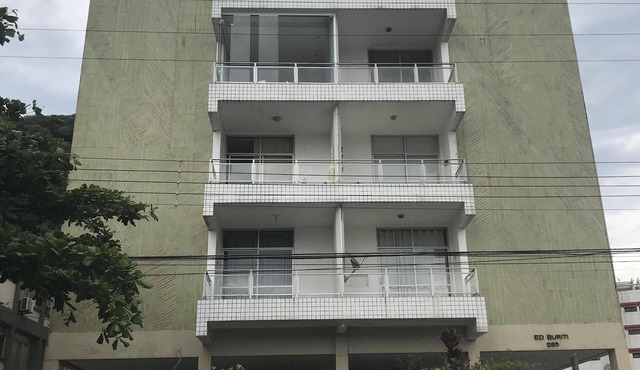 Comfortable entire apartment in a great location, Enseada Guarujá beach!